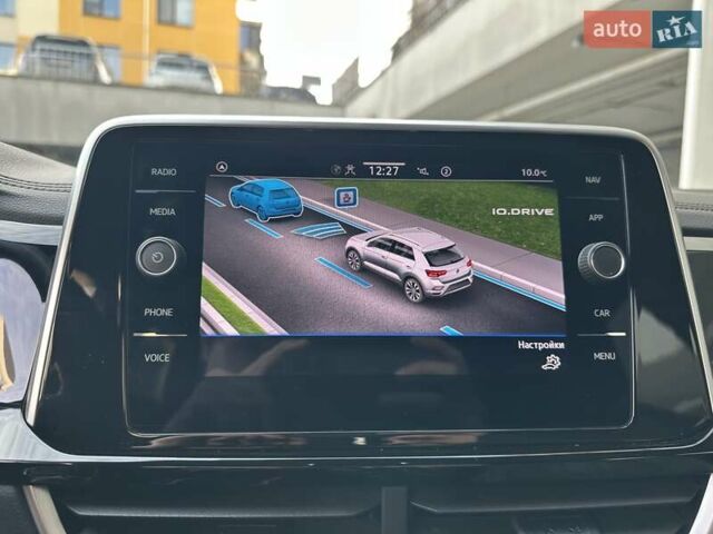 Синий Фольксваген Ти-Рок, объемом двигателя 1.5 л и пробегом 17 тыс. км за 28900 $, фото 60 на Automoto.ua