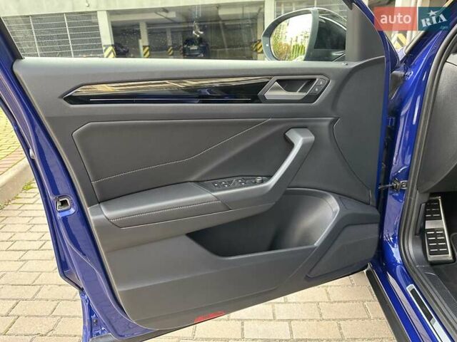 Синий Фольксваген Ти-Рок, объемом двигателя 1.5 л и пробегом 17 тыс. км за 28900 $, фото 45 на Automoto.ua