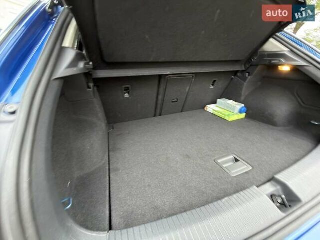 Синий Фольксваген Ти-Рок, объемом двигателя 1.5 л и пробегом 11 тыс. км за 26000 $, фото 30 на Automoto.ua