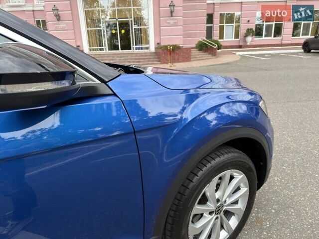 Синий Фольксваген Ти-Рок, объемом двигателя 1.5 л и пробегом 11 тыс. км за 26000 $, фото 25 на Automoto.ua