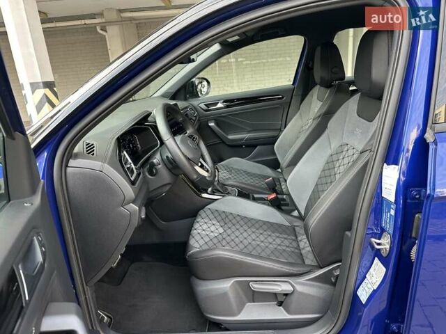 Синий Фольксваген Ти-Рок, объемом двигателя 1.5 л и пробегом 17 тыс. км за 28900 $, фото 36 на Automoto.ua