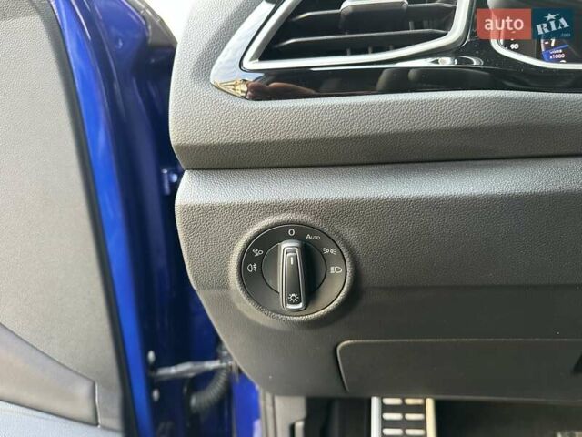 Синий Фольксваген Ти-Рок, объемом двигателя 1.5 л и пробегом 17 тыс. км за 28900 $, фото 52 на Automoto.ua