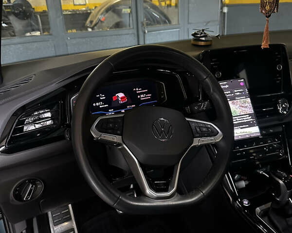 Синий Фольксваген Ти-Рок, объемом двигателя 1.4 л и пробегом 30 тыс. км за 30999 $, фото 14 на Automoto.ua