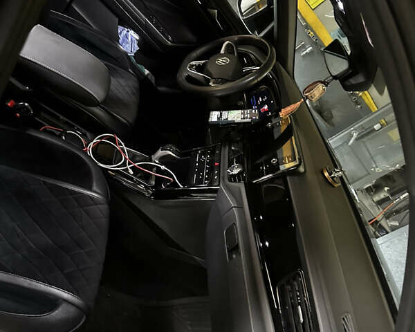 Синий Фольксваген Ти-Рок, объемом двигателя 1.4 л и пробегом 30 тыс. км за 30999 $, фото 15 на Automoto.ua