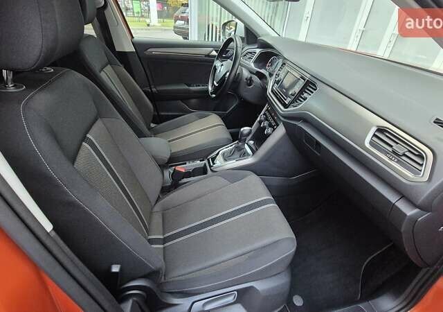 Фольксваген Ти-Рок 2020 в Киеве на Automoto.ua Оранжевый Фольксваген Ти-Рок, объемом двигателя 1.5 л и пробегом 85 тыс. км за 20000 $, фото 7 на Automoto.ua