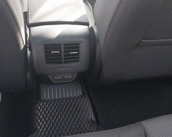 Фольксваген Ти-Рок 2020 в Киеве на Automoto.ua Оранжевый Фольксваген Ти-Рок, объемом двигателя 1.5 л и пробегом 49 тыс. км за 21300 $, фото 11 на Automoto.ua