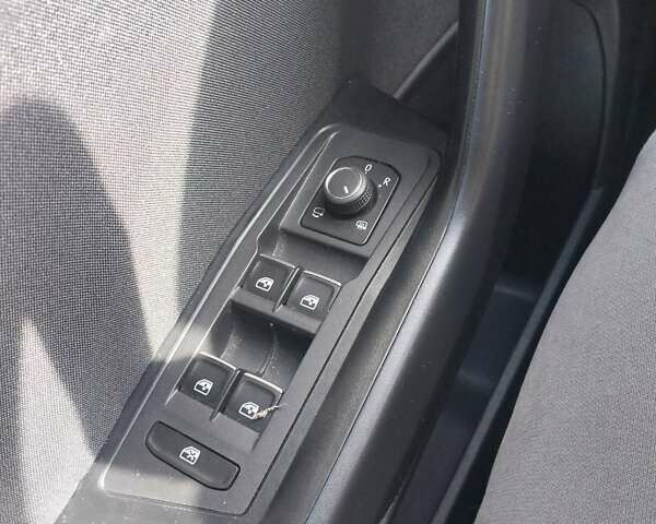 Фольксваген Ти-Рок 2020 в Киеве на Automoto.ua Оранжевый Фольксваген Ти-Рок, объемом двигателя 1.5 л и пробегом 49 тыс. км за 21300 $, фото 10 на Automoto.ua