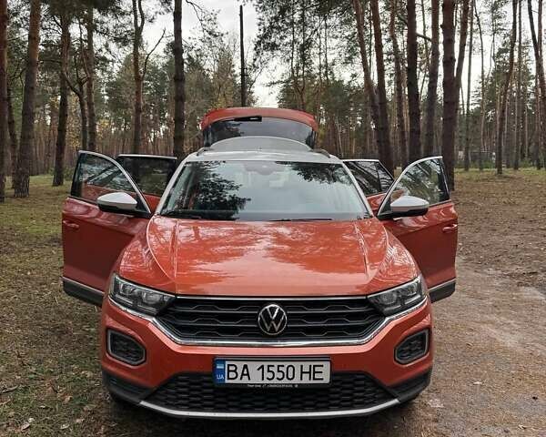 Оранжевый Фольксваген Ти-Рок, объемом двигателя 1.5 л и пробегом 33 тыс. км за 23000 $, фото 12 на Automoto.ua