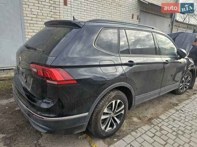 Черный Фольксваген Taigun, объемом двигателя 2 л и пробегом 16 тыс. км за 12300 $, фото 7 на Automoto.ua