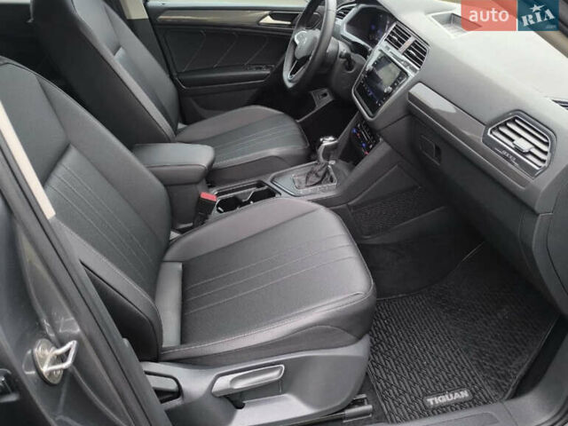 Сірий Фольксваген Taigun, об'ємом двигуна 2 л та пробігом 73 тис. км за 24900 $, фото 9 на Automoto.ua