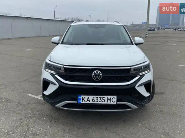 Белый Фольксваген Таос, объемом двигателя 1.5 л и пробегом 49 тыс. км за 21000 $, фото 1 на Automoto.ua