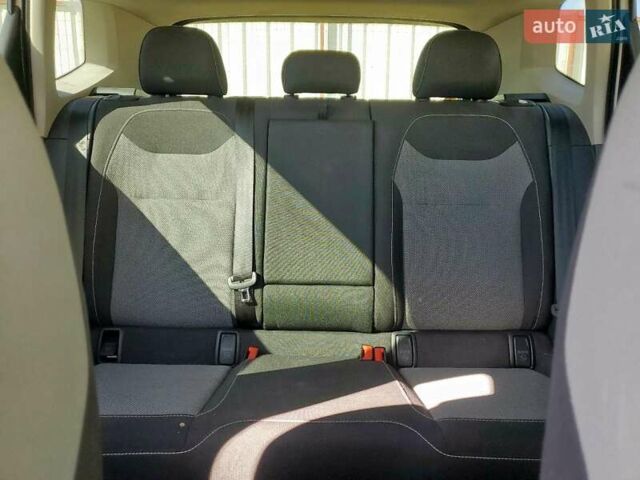 Белый Фольксваген Таос, объемом двигателя 1.5 л и пробегом 35 тыс. км за 5100 $, фото 9 на Automoto.ua