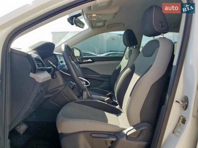 Белый Фольксваген Таос, объемом двигателя 1.5 л и пробегом 35 тыс. км за 5100 $, фото 6 на Automoto.ua