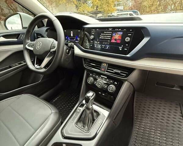 Белый Фольксваген Таос, объемом двигателя 1.5 л и пробегом 1 тыс. км за 25900 $, фото 5 на Automoto.ua