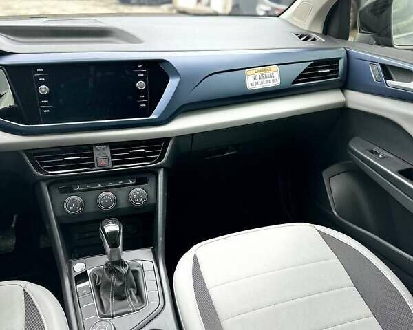 Черный Фольксваген Таос, объемом двигателя 1.5 л и пробегом 130 тыс. км за 17300 $, фото 7 на Automoto.ua