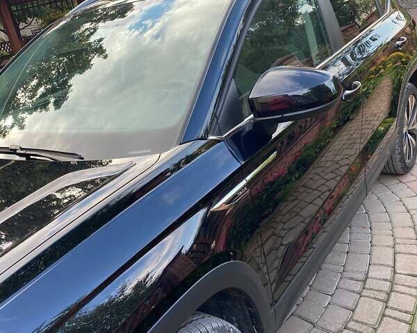 Черный Фольксваген Таос, объемом двигателя 1.5 л и пробегом 74 тыс. км за 17300 $, фото 4 на Automoto.ua