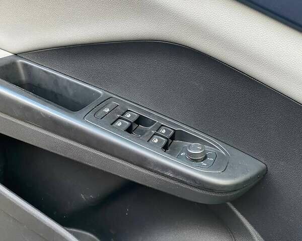 Черный Фольксваген Таос, объемом двигателя 1.5 л и пробегом 74 тыс. км за 17300 $, фото 11 на Automoto.ua