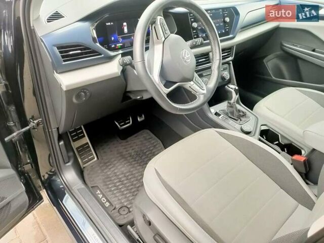 Черный Фольксваген Таос, объемом двигателя 1.5 л и пробегом 55 тыс. км за 20500 $, фото 18 на Automoto.ua