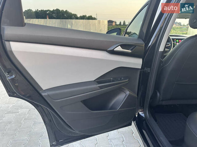 Черный Фольксваген Таос, объемом двигателя 1.5 л и пробегом 77 тыс. км за 18800 $, фото 53 на Automoto.ua