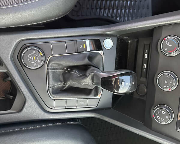 Черный Фольксваген Таос, объемом двигателя 1.5 л и пробегом 77 тыс. км за 18800 $, фото 48 на Automoto.ua