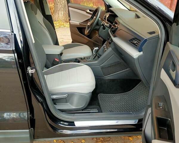 Черный Фольксваген Таос, объемом двигателя 1.5 л и пробегом 55 тыс. км за 20500 $, фото 22 на Automoto.ua