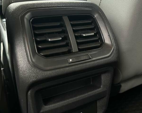 Черный Фольксваген Таос, объемом двигателя 1.5 л и пробегом 55 тыс. км за 19500 $, фото 23 на Automoto.ua