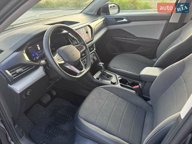 Черный Фольксваген Таос, объемом двигателя 1.5 л и пробегом 77 тыс. км за 18800 $, фото 52 на Automoto.ua