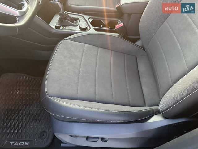 Черный Фольксваген Таос, объемом двигателя 1.5 л и пробегом 77 тыс. км за 18800 $, фото 43 на Automoto.ua