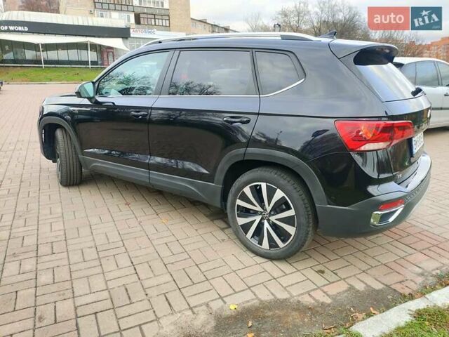 Черный Фольксваген Таос, объемом двигателя 1.5 л и пробегом 55 тыс. км за 20500 $, фото 4 на Automoto.ua