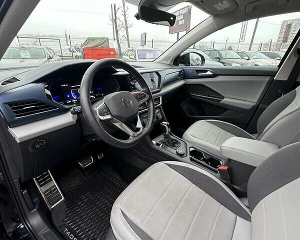 Черный Фольксваген Таос, объемом двигателя 1.5 л и пробегом 55 тыс. км за 19500 $, фото 18 на Automoto.ua