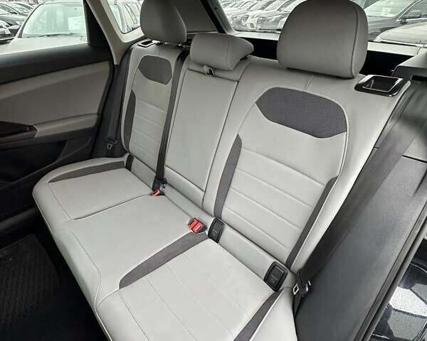 Черный Фольксваген Таос, объемом двигателя 1.5 л и пробегом 55 тыс. км за 19500 $, фото 19 на Automoto.ua