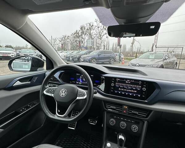 Черный Фольксваген Таос, объемом двигателя 1.5 л и пробегом 55 тыс. км за 19500 $, фото 26 на Automoto.ua