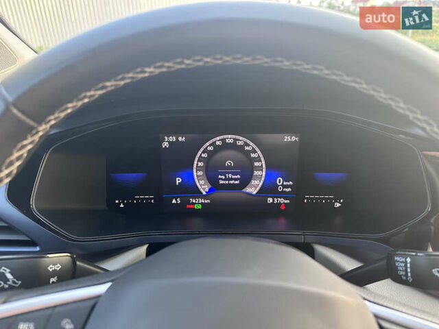 Черный Фольксваген Таос, объемом двигателя 1.5 л и пробегом 77 тыс. км за 18800 $, фото 50 на Automoto.ua