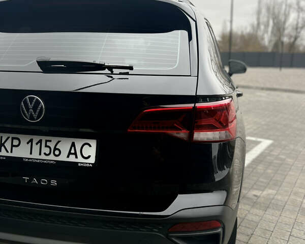 Черный Фольксваген Таос, объемом двигателя 1.5 л и пробегом 57 тыс. км за 22000 $, фото 4 на Automoto.ua