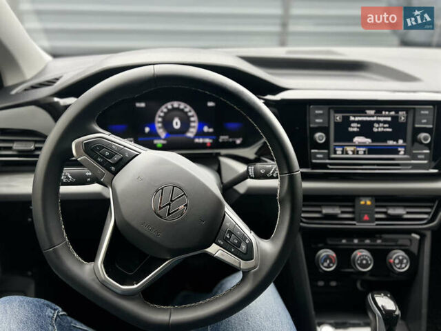 Черный Фольксваген Таос, объемом двигателя 1.5 л и пробегом 57 тыс. км за 22000 $, фото 7 на Automoto.ua