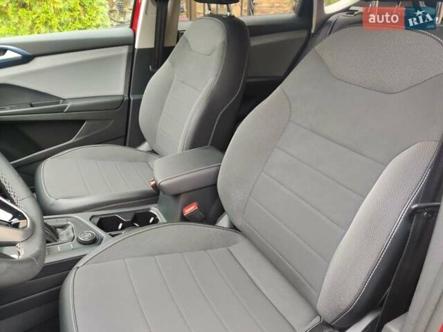 Красный Фольксваген Таос, объемом двигателя 1.5 л и пробегом 77 тыс. км за 19800 $, фото 13 на Automoto.ua