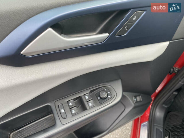 Червоний Фольксваген Таос, об'ємом двигуна 1.5 л та пробігом 92 тис. км за 19000 $, фото 10 на Automoto.ua