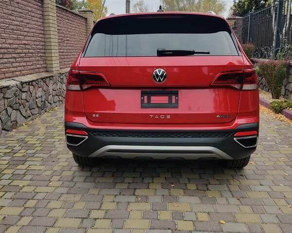 Красный Фольксваген Таос, объемом двигателя 1.5 л и пробегом 77 тыс. км за 19800 $, фото 5 на Automoto.ua