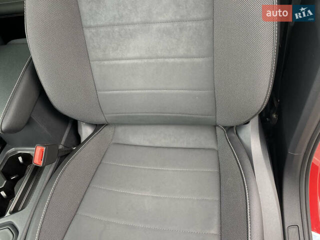 Червоний Фольксваген Таос, об'ємом двигуна 1.5 л та пробігом 92 тис. км за 19000 $, фото 15 на Automoto.ua