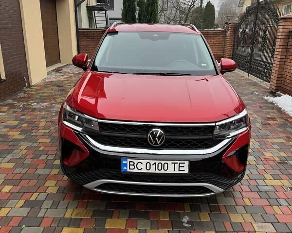 Красный Фольксваген Таос, объемом двигателя 1.5 л и пробегом 16 тыс. км за 25000 $, фото 1 на Automoto.ua