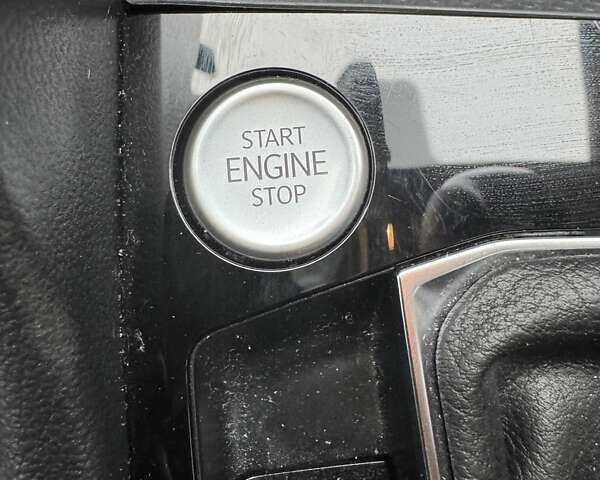 Красный Фольксваген Таос, объемом двигателя 1.5 л и пробегом 16 тыс. км за 25000 $, фото 19 на Automoto.ua