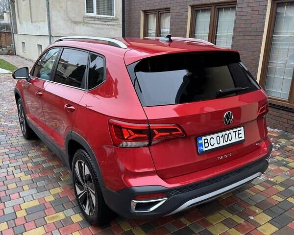 Красный Фольксваген Таос, объемом двигателя 1.5 л и пробегом 16 тыс. км за 25000 $, фото 5 на Automoto.ua