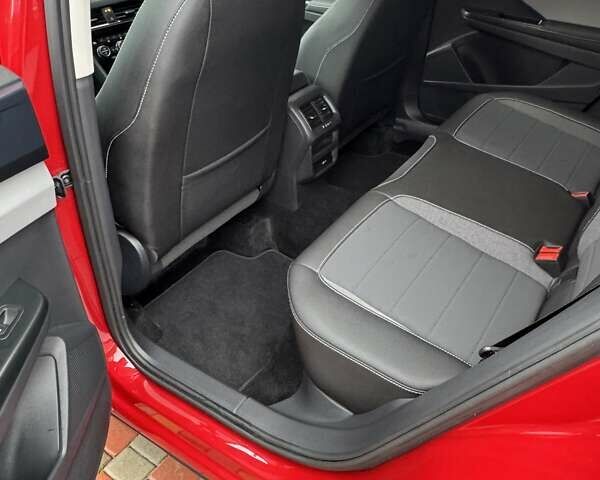 Красный Фольксваген Таос, объемом двигателя 1.5 л и пробегом 16 тыс. км за 25000 $, фото 21 на Automoto.ua