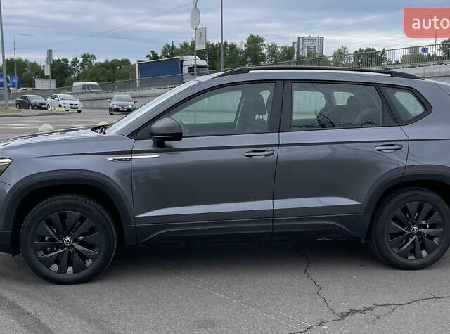 Сірий Фольксваген Таос, об'ємом двигуна 1.5 л та пробігом 24 тис. км за 20700 $, фото 4 на Automoto.ua