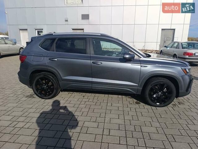 Серый Фольксваген Таос, объемом двигателя 1.5 л и пробегом 65 тыс. км за 22000 $, фото 6 на Automoto.ua