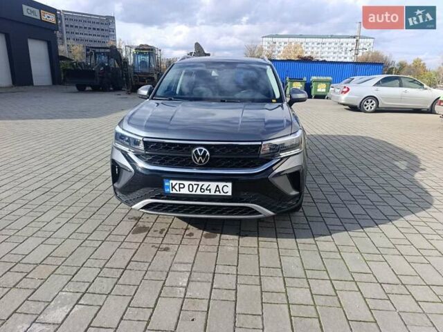 Серый Фольксваген Таос, объемом двигателя 1.5 л и пробегом 65 тыс. км за 22000 $, фото 3 на Automoto.ua