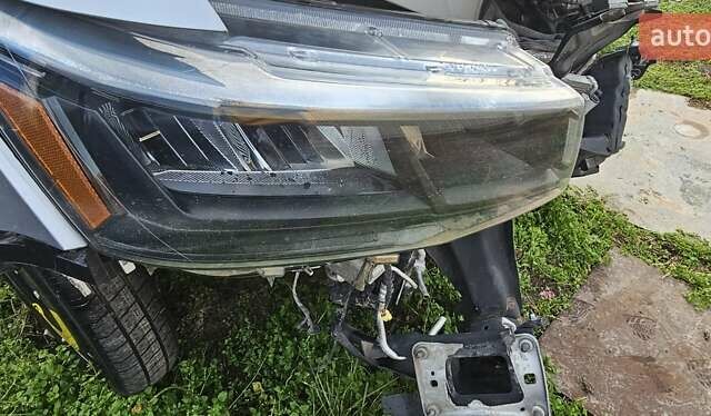 Серый Фольксваген Таос, объемом двигателя 1.5 л и пробегом 48 тыс. км за 9400 $, фото 6 на Automoto.ua