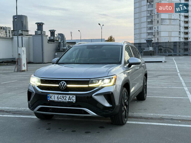 Серый Фольксваген Таос, объемом двигателя 1.5 л и пробегом 13 тыс. км за 25900 $, фото 3 на Automoto.ua