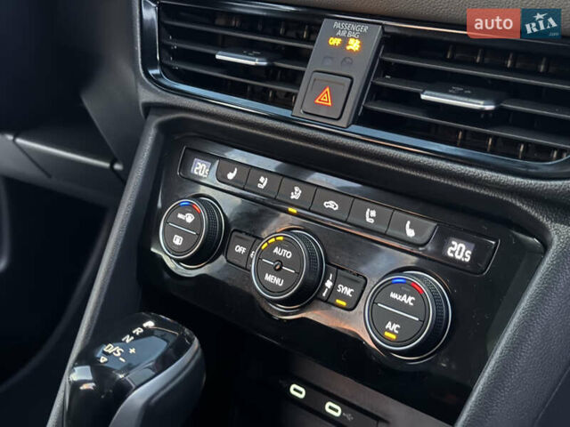 Серый Фольксваген Таос, объемом двигателя 1.5 л и пробегом 13 тыс. км за 25900 $, фото 73 на Automoto.ua