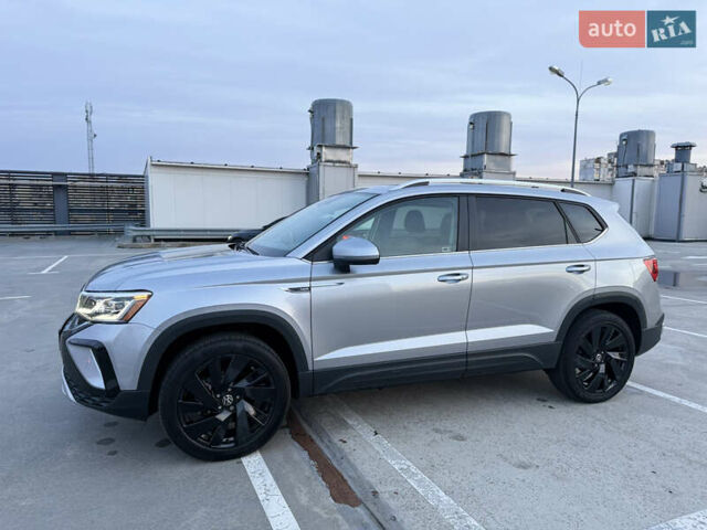 Серый Фольксваген Таос, объемом двигателя 1.5 л и пробегом 13 тыс. км за 25900 $, фото 6 на Automoto.ua